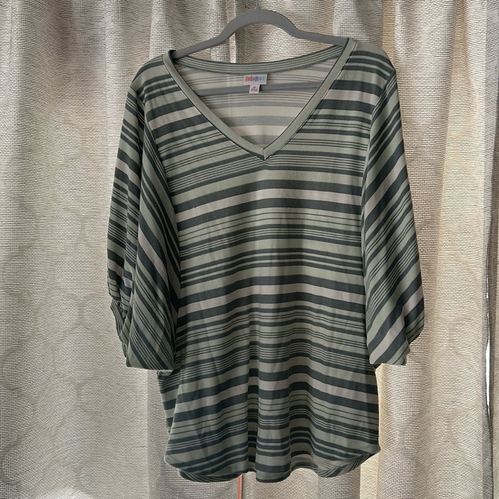 Lularoe Renee top